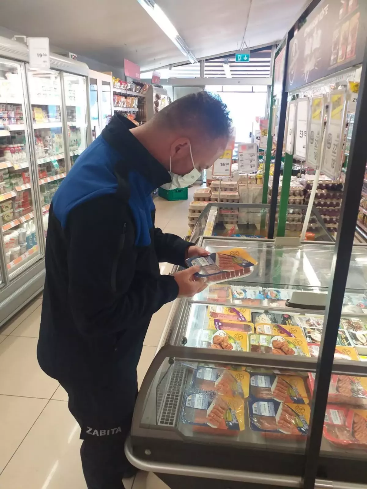 Sapanca Zabıtasından, fiyat ve son kullanma tarihi denetimi