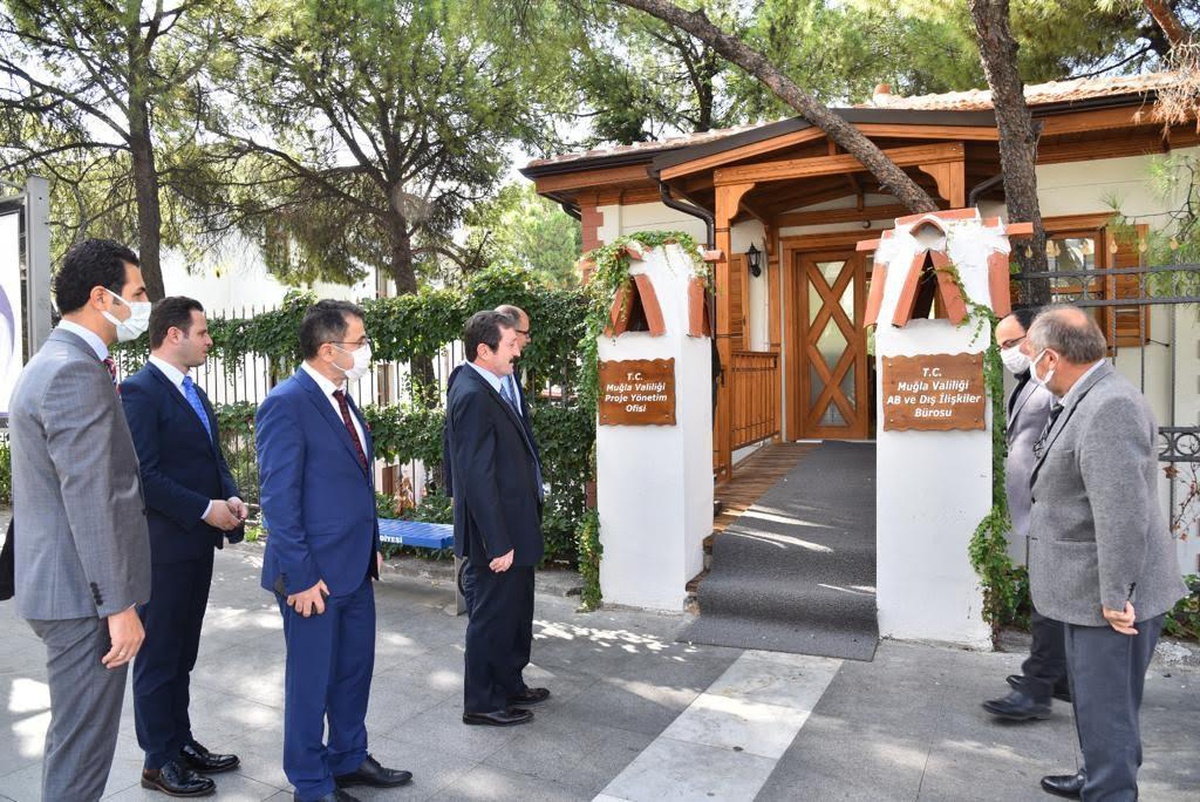 Vali Orhan Tavlı Proje Yönetim Ofisini Ziyaret Etti