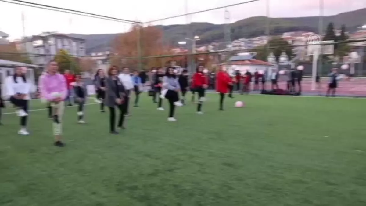 Kadınlar "Kansere gol atıyoruz" etkinliğinde buluştu