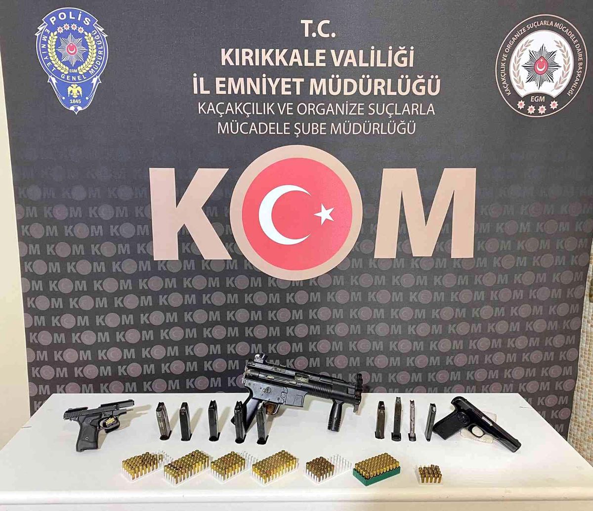 Son dakika haberleri! Kırıkkale\'de polisin operasyon düzenlediği evden 3 adet ruhsatsız tabanca çıktı: 1 gözaltı