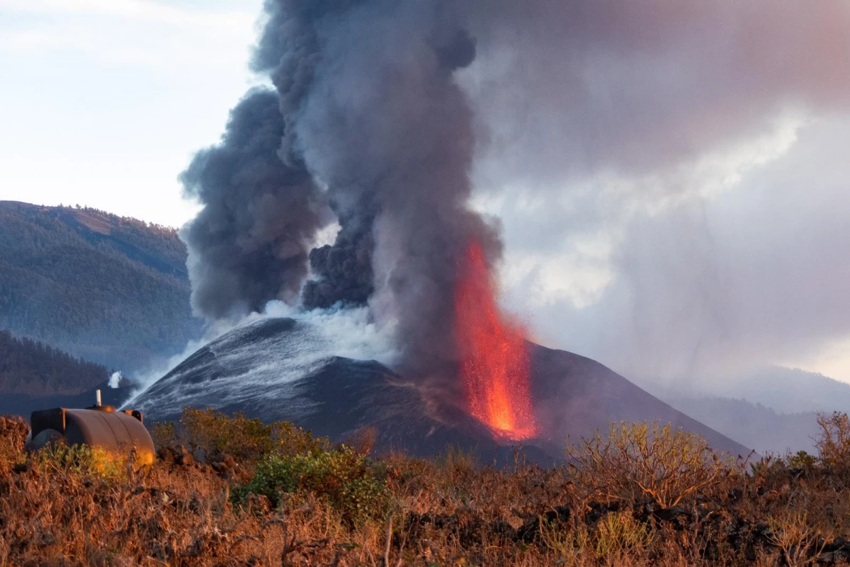 La Palma\'da volkanik kül bulutu uyarısı