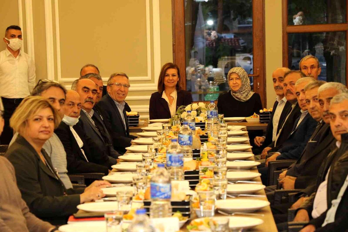 Muhtarlar mahallelerin sorunlarını Başkan Köse\'ye iletti