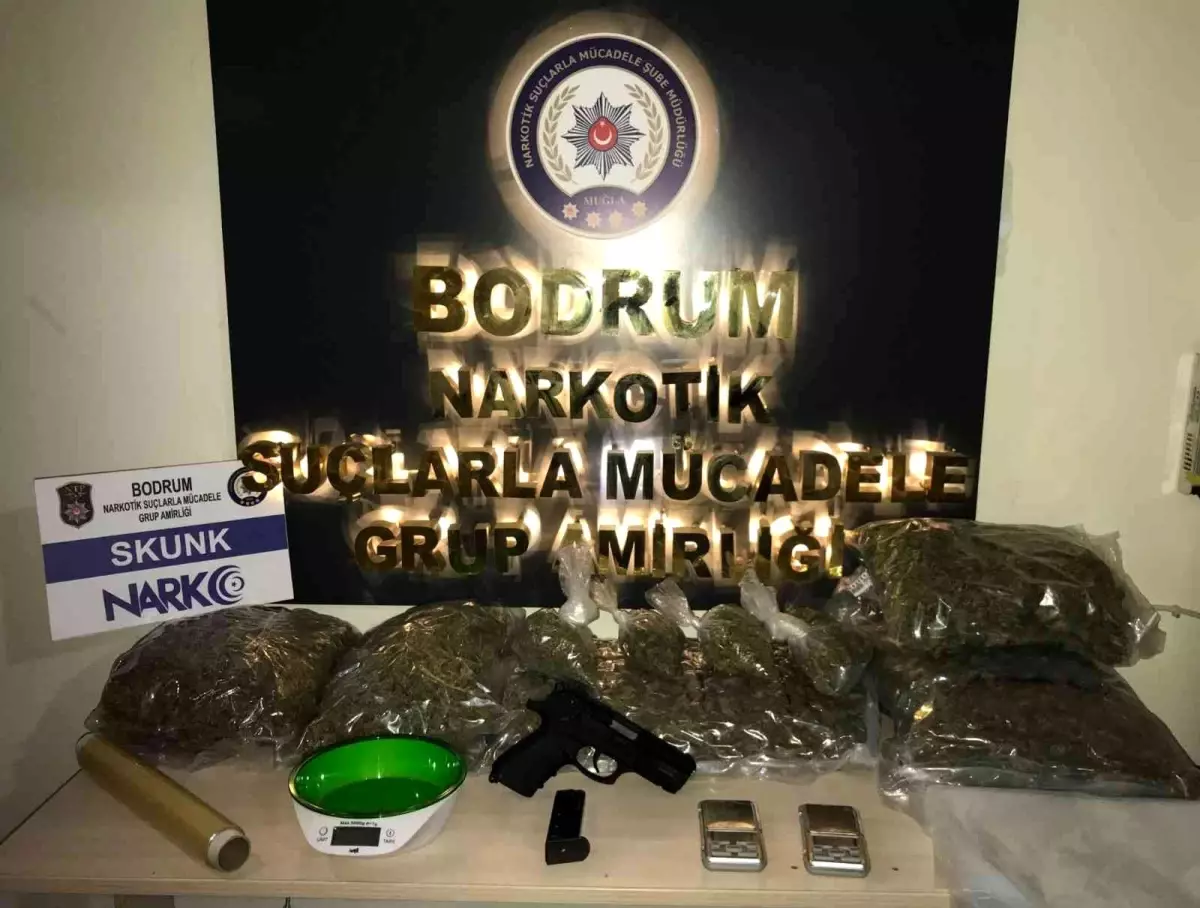 Otel odasında 4.2 kilogram uyuşturucu yakalandı