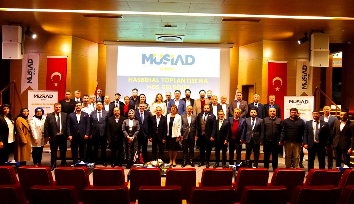AK Partili Sürekli, MÜSİAD İzmir Şubesi üyeleriyle buluştu