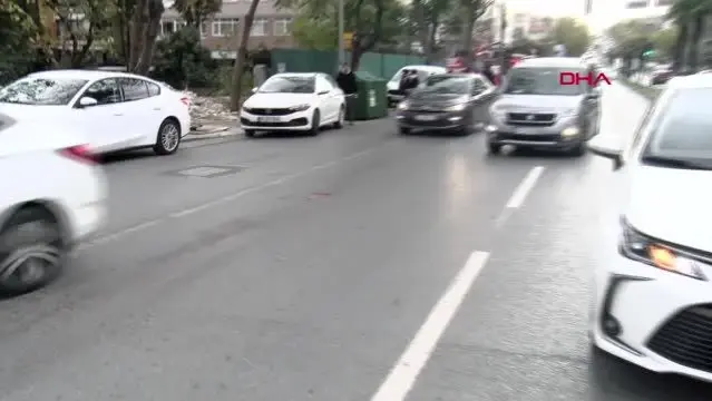 Bahçelievler'de yolun karşısına geçerken otomobilin çarptığı yaya yaralandı