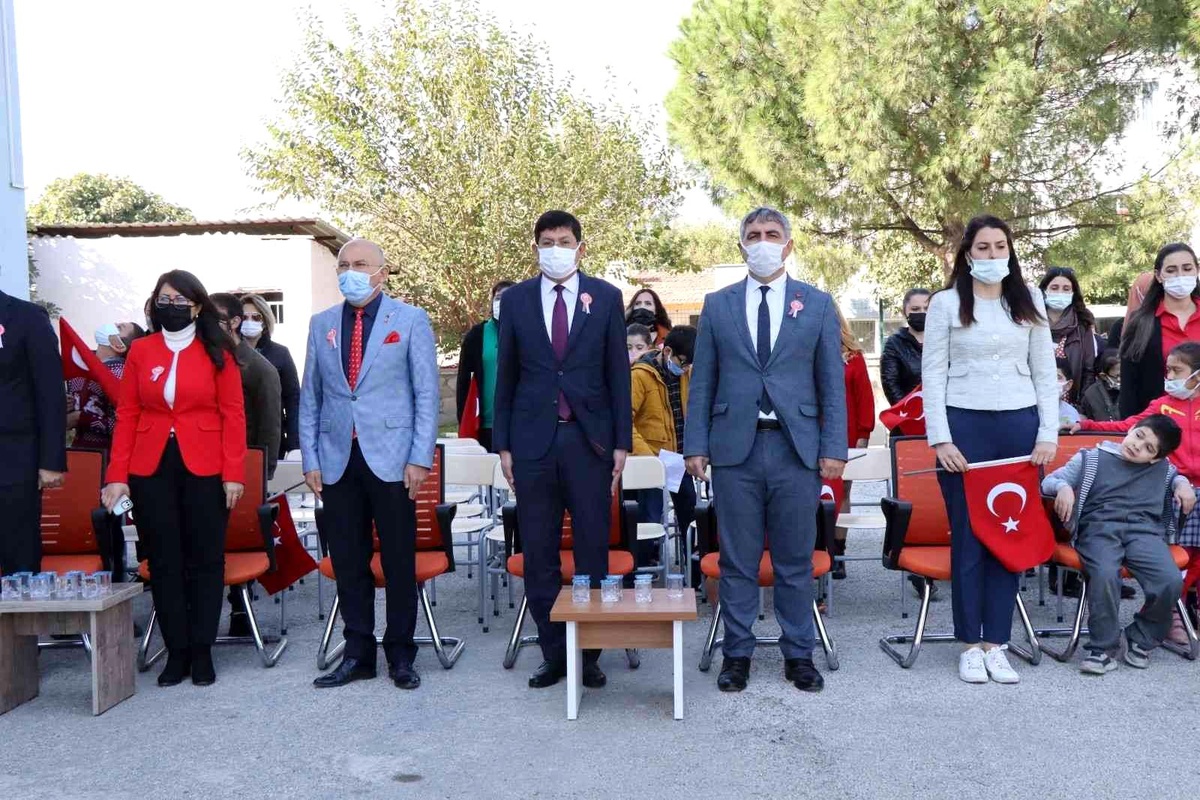 Başkan Özcan Cumhuriyet\'in 98.yılını kutladı