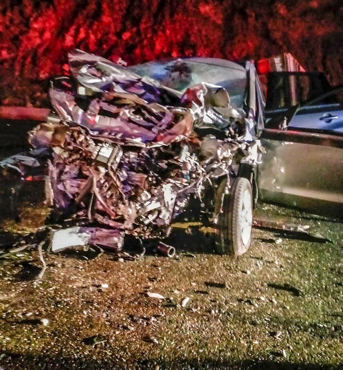 Burdur\'da otomobille kamyonet çarpıştı, 2 kişi öldü 2 kişi yaralandı