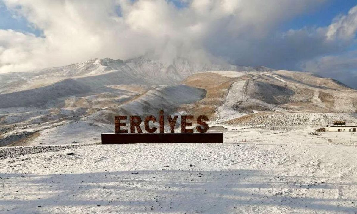 Erciyes\'e kar yağdı