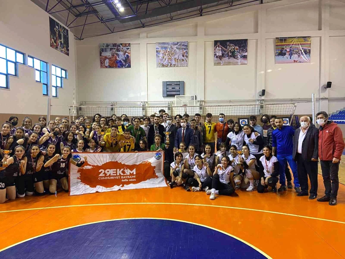 Fatsa\'da futbol ve voleybol turnuvaları sona erdi