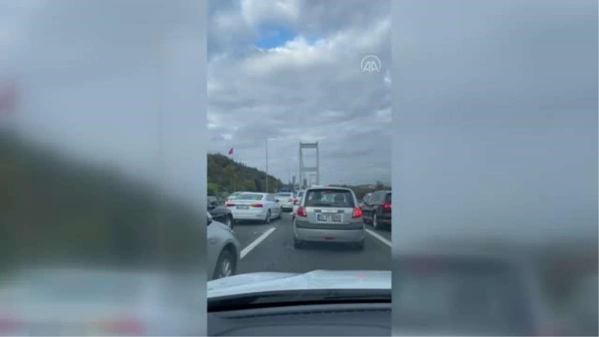 Son dakika haberi | FSM Köprüsü\'nün girişinde meydana gelen kaza trafikte yoğunluğa neden oldu