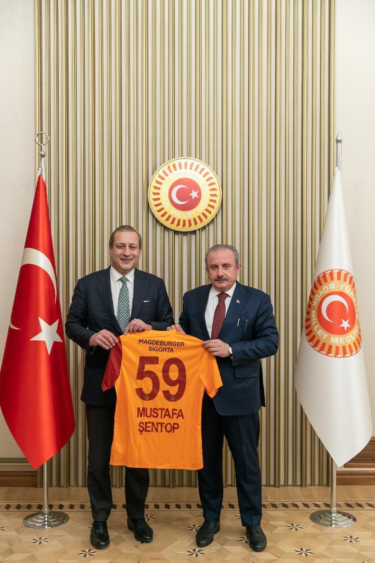 Galatasaray Başkanı Burak Elmas, TBMM Başkanı Şentop\'u ziyaret etti