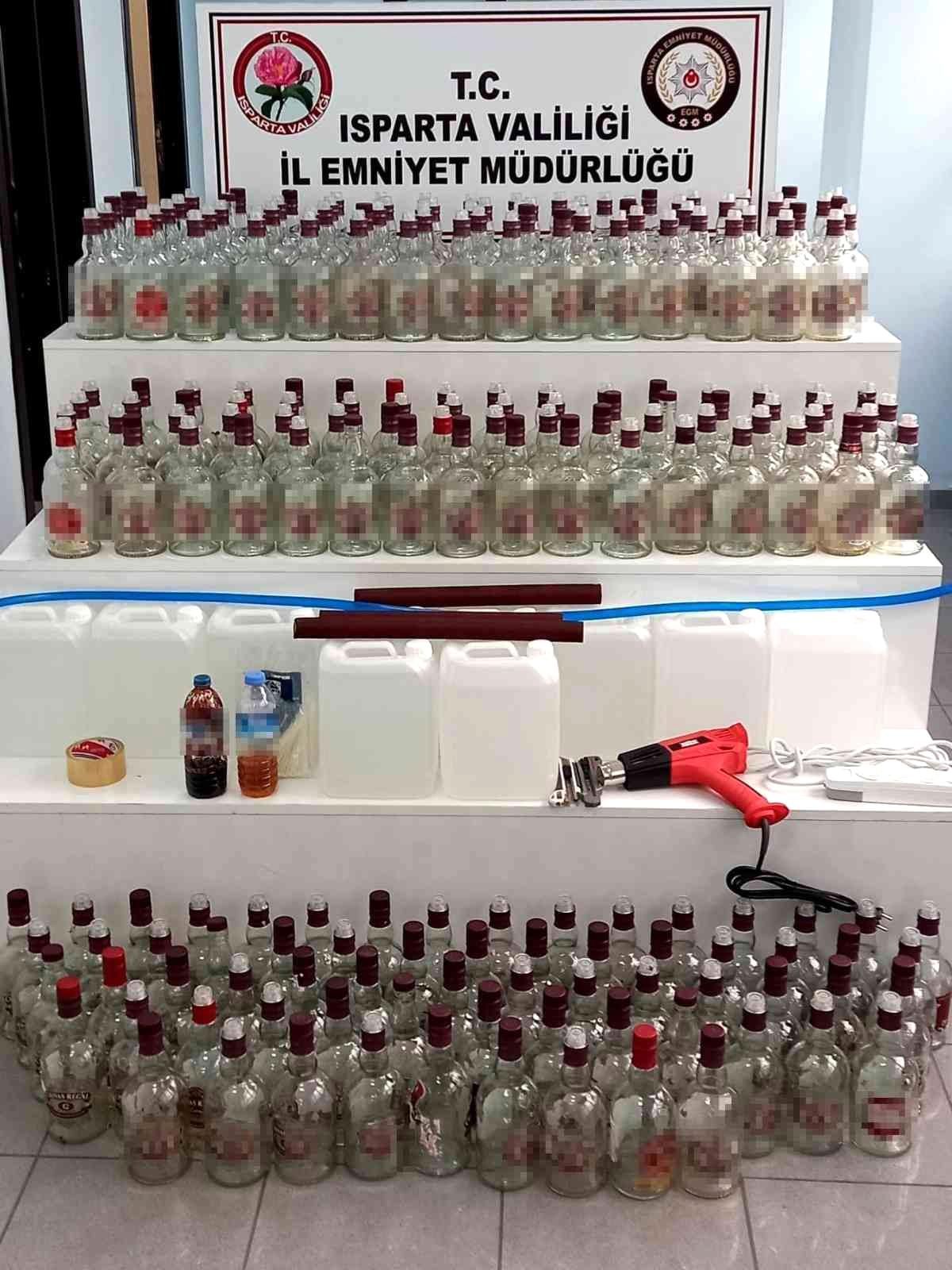Isparta\'da 150 litre sahte alkol yapımında kullanılabilecek malzeme ele geçirildi