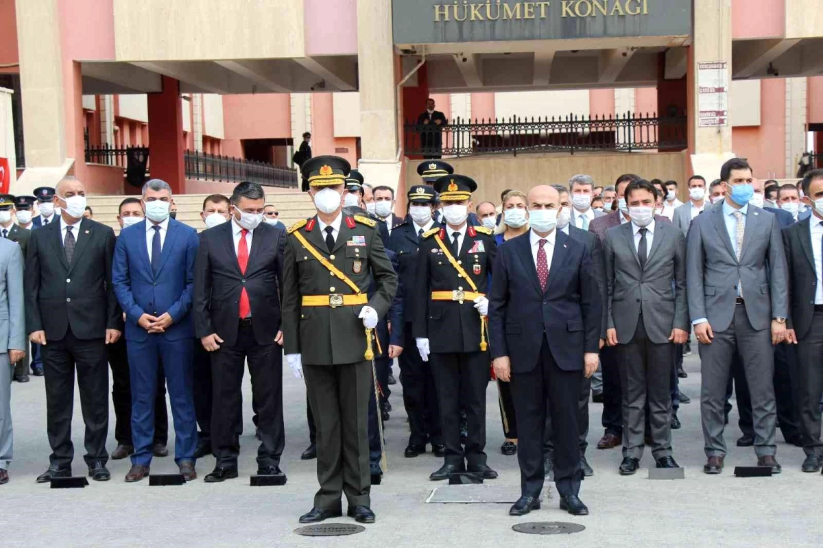Mardin\'de 29 Ekim Cumhuriyet Bayramı coşkusu çelenk sunma töreniyle başladı