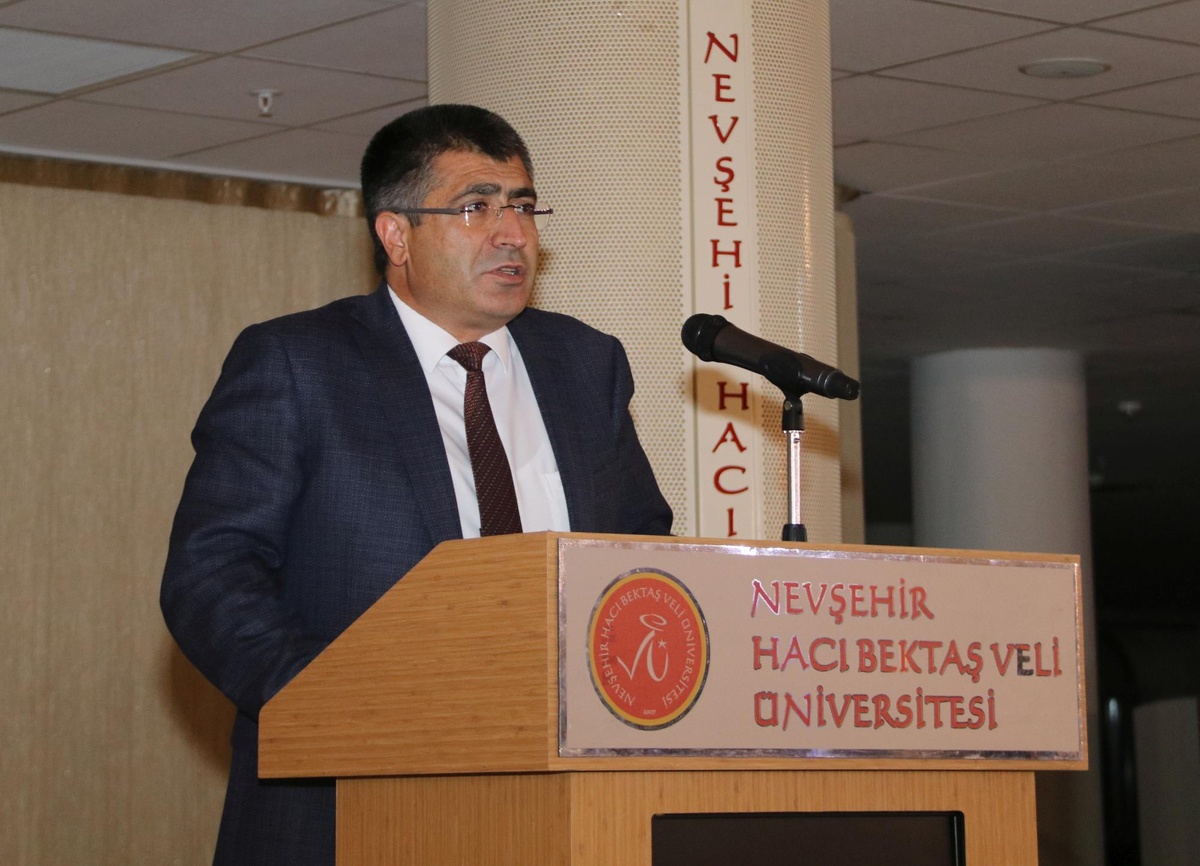 Rektör Aktekin NEVÜ\'de eğitim gören yabancı öğrencilerle bir araya geldi