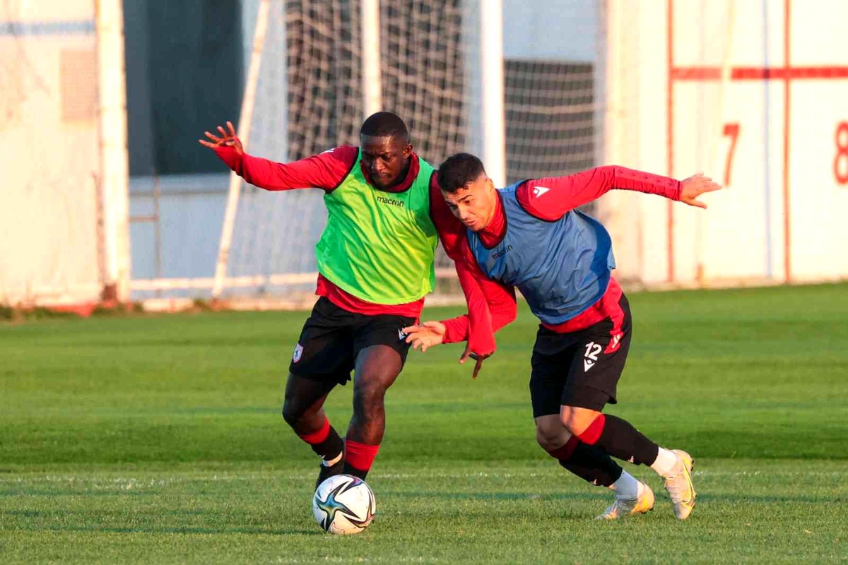 Samsunspor ile Bandırmaspor 9. randevuya çıkıyor