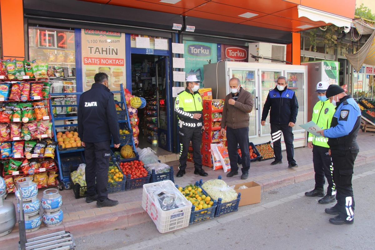 Seydişehir\'de kaldırım ve yolları işgal eden esnaf uyarıldı