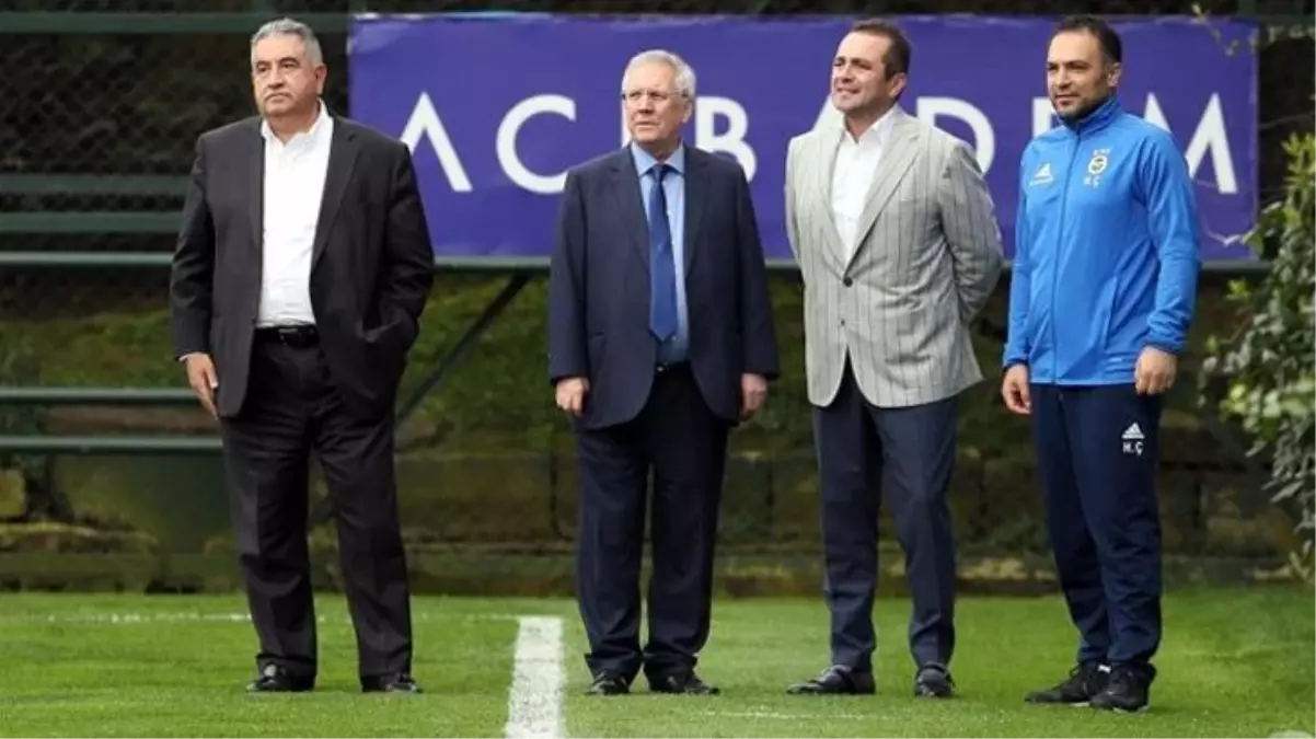 Fenerbahçe'den eski yönetici Mahmut Uslu'ya taraftarın tepkisini çeken gönderme