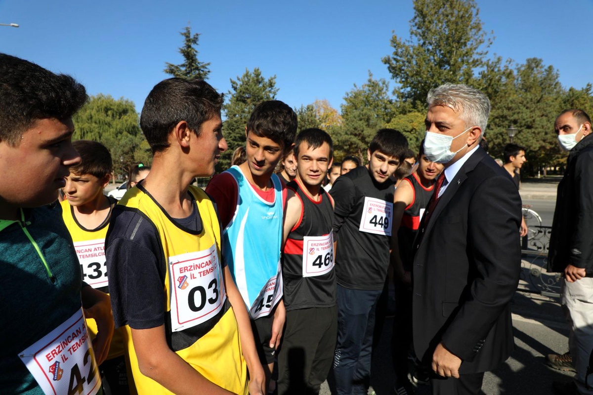 Sporcular Cumhuriyet İçin Koştu