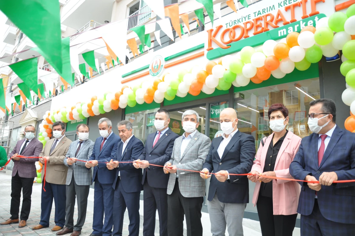Tarsus\'ta Tarım Kredi Kooperatif Market açıldı