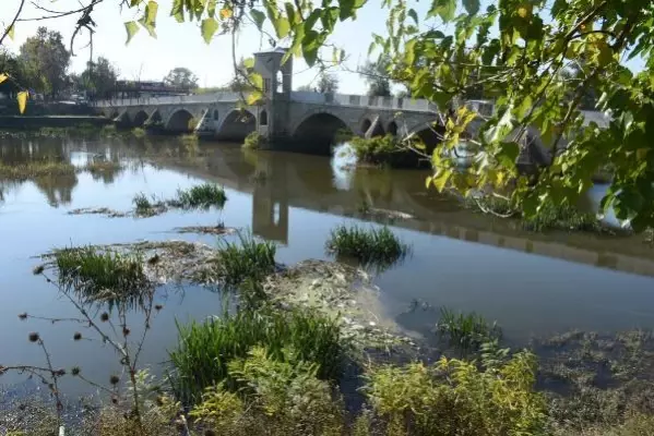 TUNCA NEHRİ ATIKLARLA ÇÖPLÜĞE DÖNDÜ