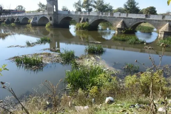 TUNCA NEHRİ ATIKLARLA ÇÖPLÜĞE DÖNDÜ