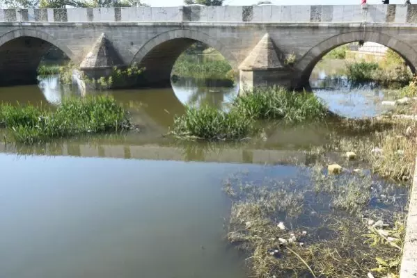 TUNCA NEHRİ ATIKLARLA ÇÖPLÜĞE DÖNDÜ