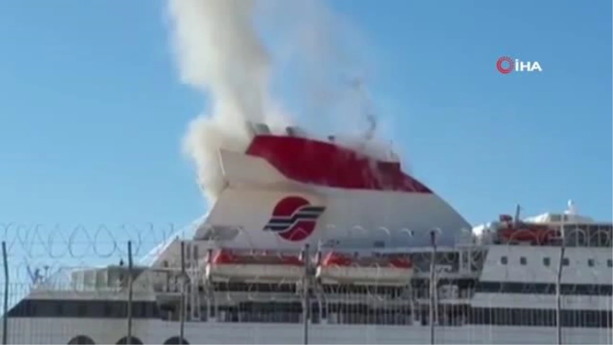 Son dakika haberleri: Yunanistan\'da yolcu gemisinde yangın