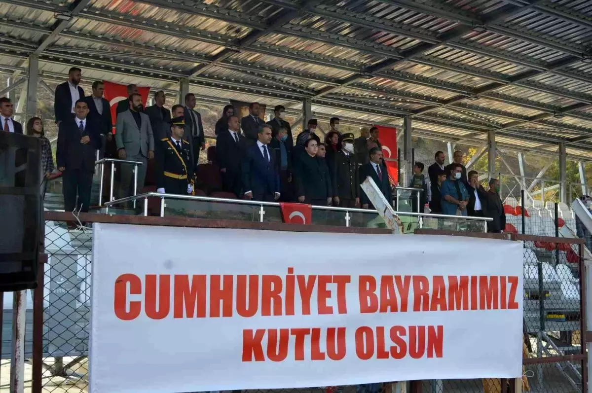 29 Ekim Cumhuriyet Bayramı Besni\'de coşkuyla kutlandı