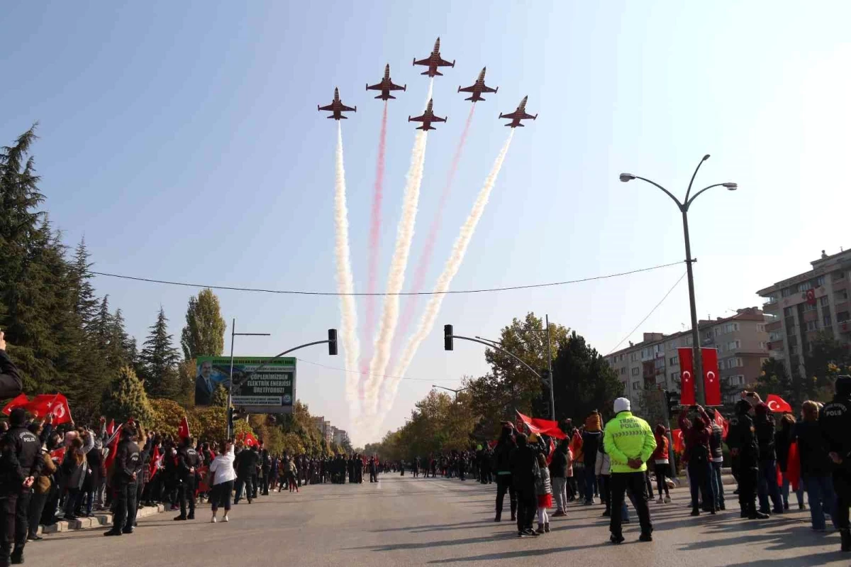 29 Ekim Cumhuriyet Bayramı Eskişehir\'de coşkuyla kutlandı