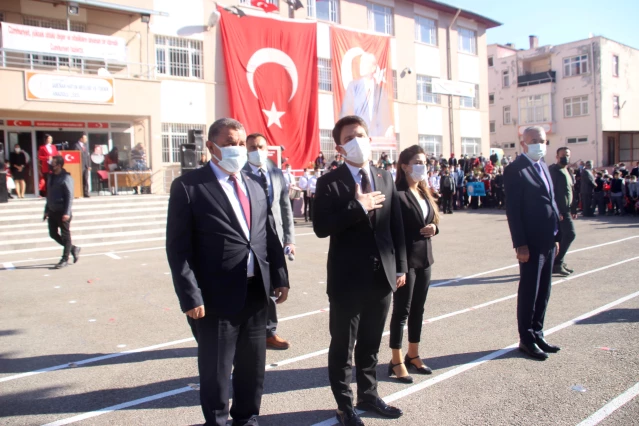 Tufanbeyli'de 29 Ekim Cumhuriyet Bayramı kutlanıyor