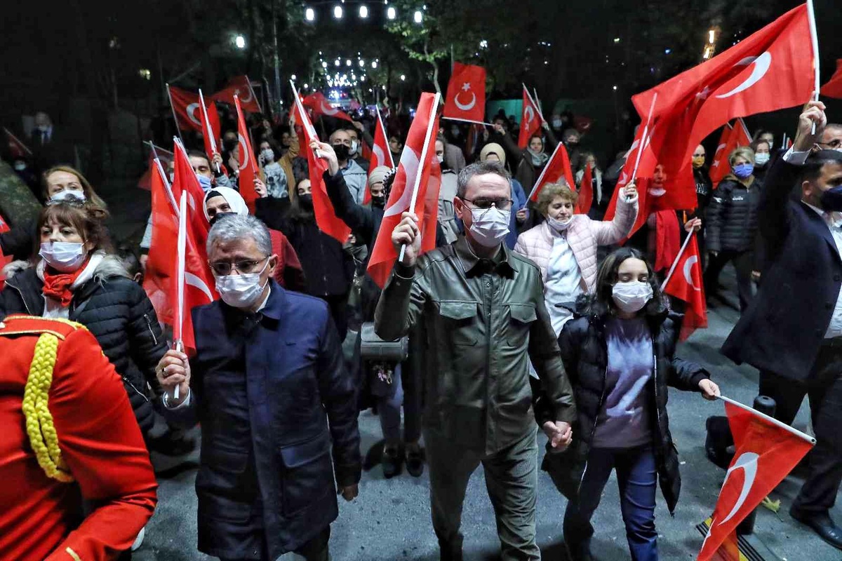 Başakşehir\'i Cumhuriyet coşkusu sardı