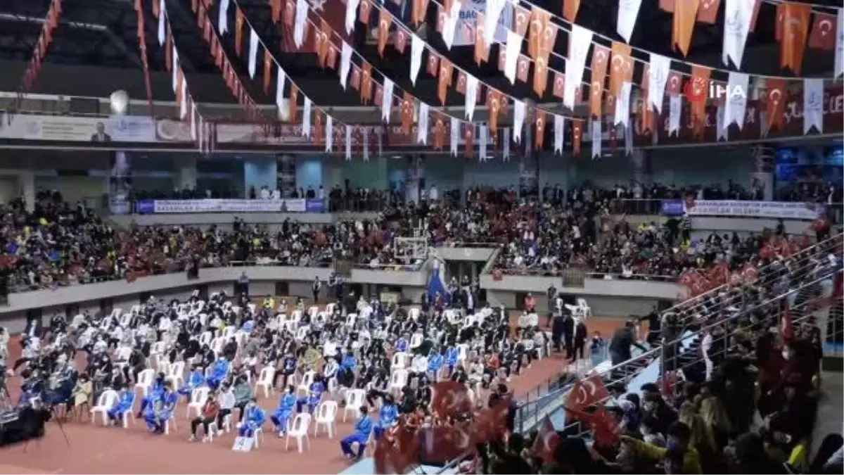 Burak Bulut ile Kurtuluş Kuş, Bağcılar\'da \'Cumhuriyet Konseri\' verdi