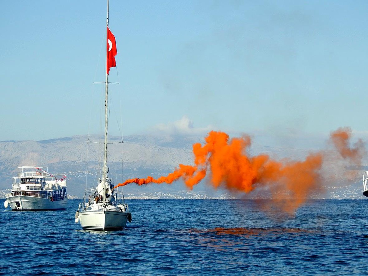 Çeşme\'de denizde ve karada Cumhuriyet coşkusu