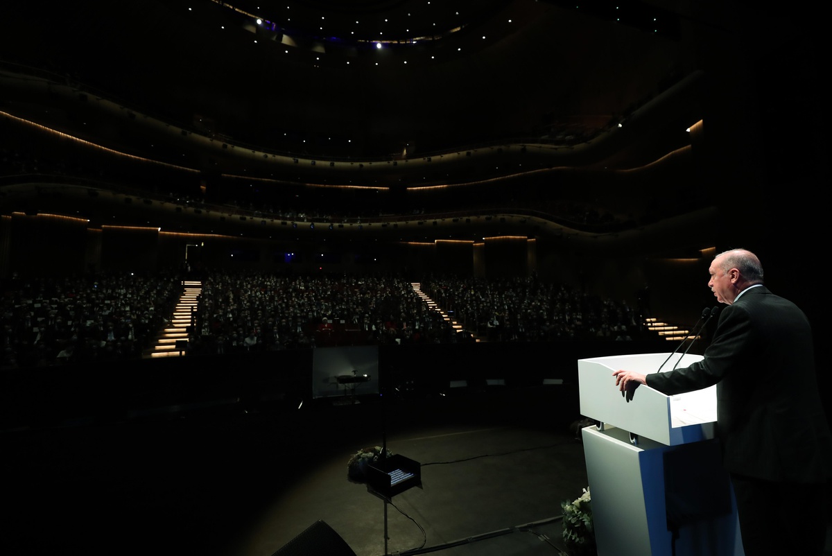 Cumhurbaşkanı Erdoğan: "Biz her zaman ve her konuda olduğu gibi, Atatürk Kültür Merkezi tartışmalarında da sözümüzü eserlerimizle ve hizmetlerimizle...