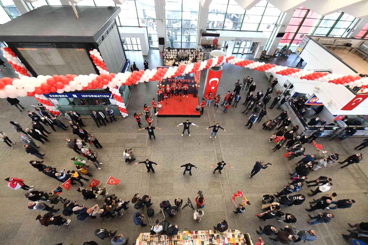 Cumhuriyet\'in 98. yılı Başkent\'te coşkuyla kutlandı