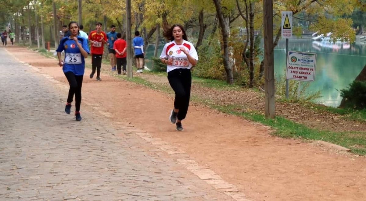 Cumhuriyet Koşusu\'nda ter döktüler