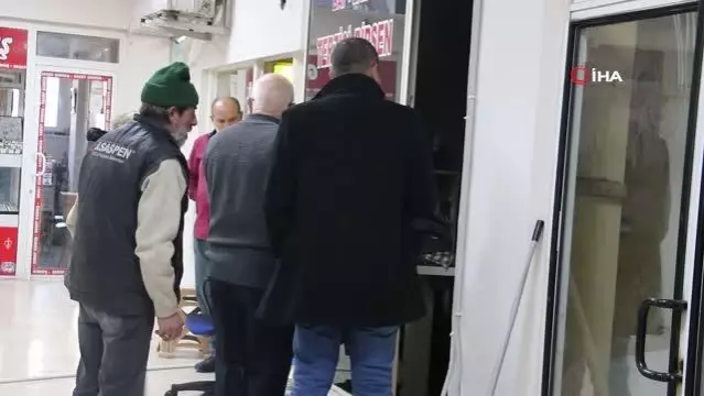 Edirne'de işyeri yanan terzi gözyaşlarını tutamadı