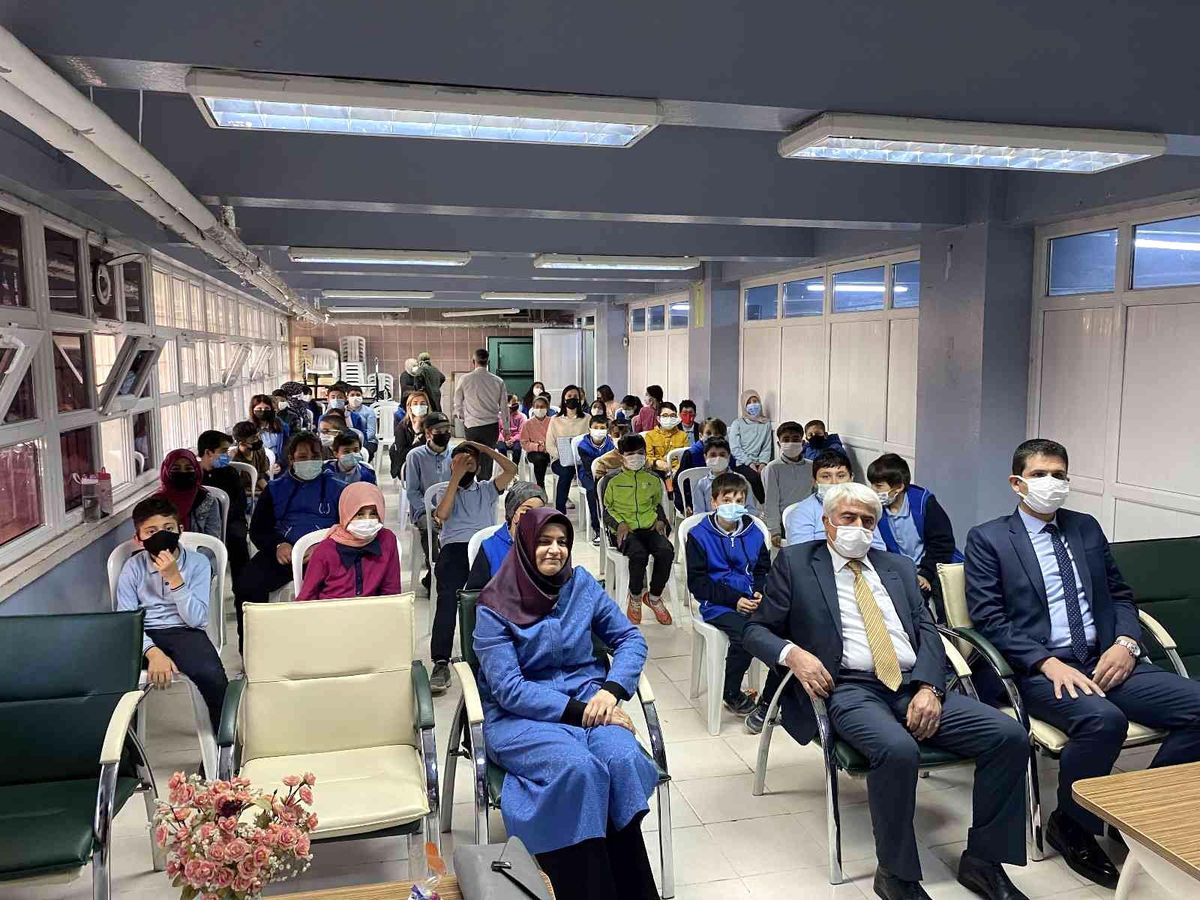 Eskişehir Ticaret Borsası İmam Hatip Ortaokulunda \'Mevlid-i Nebi\' programı düzenlendi