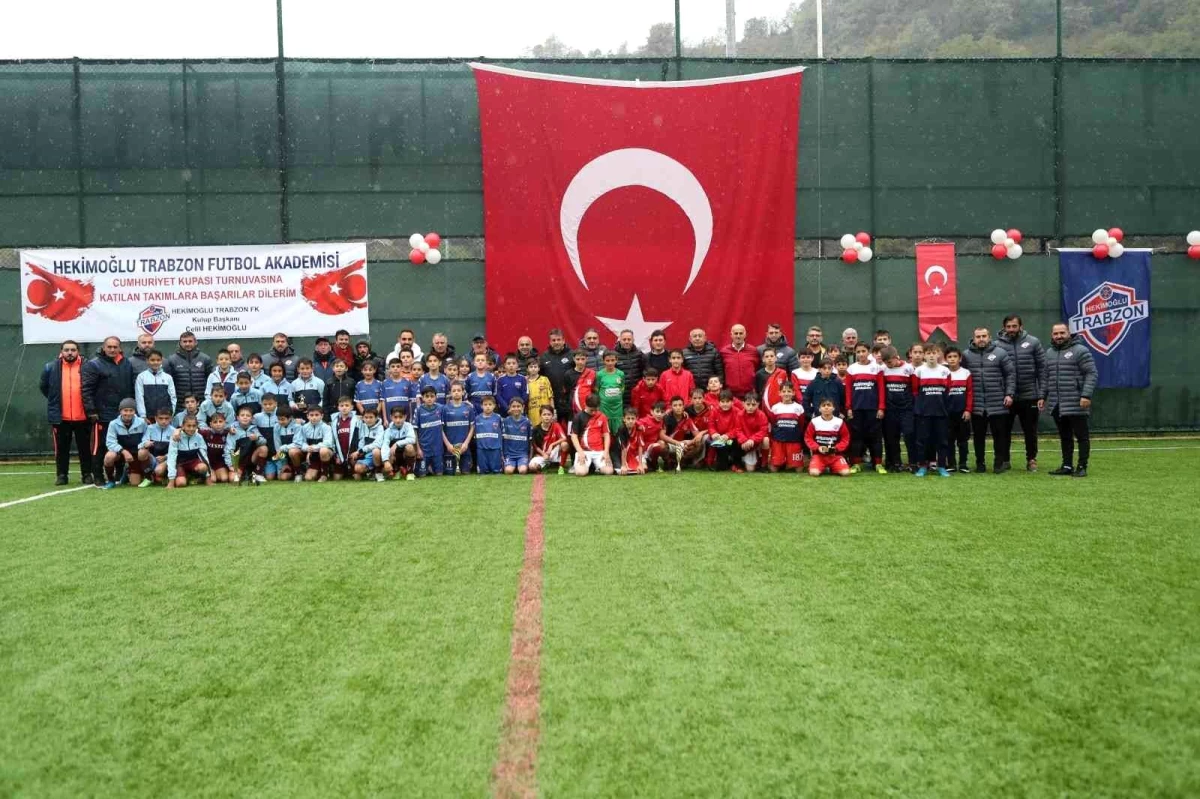 Hekimoğlu Trabzon FK Cumhuriyet Kupası U12 Futbol Turnuvası yapıldı