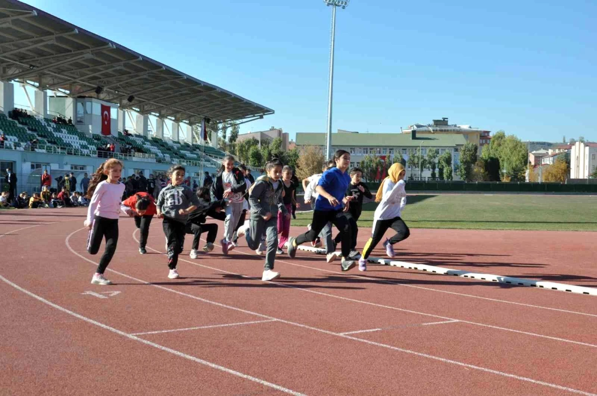 Kars\'ta Cumhuriyet Koşusu\'na 113 sporcu katıldı