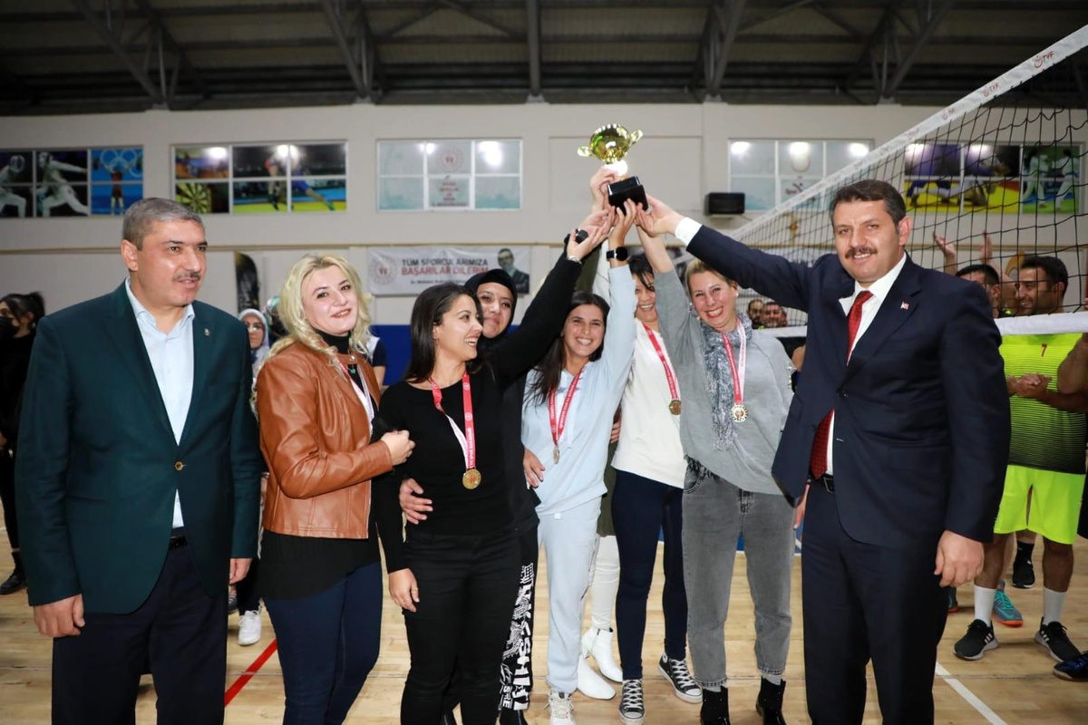 Kurumlar arası voleybol turnuvasında şampiyon belli oldu