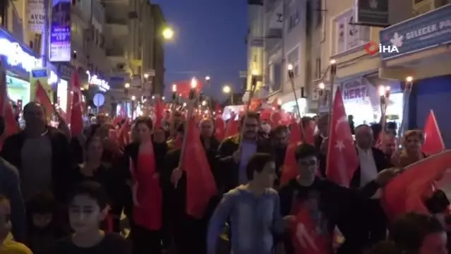Samandağ'da Cumhuriyet Bayramı Kutlamaları Kapsamında Fener Alayı Yürüyüşü Düzenlendi