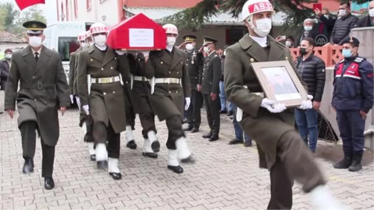 Şehit Piyade Uzman Çavuş Harun Çalışkan için cenaze töreni düzenlendi (2)
