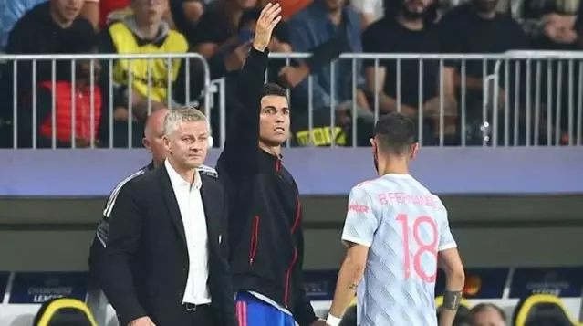 Manchester United'dan tarihi hamle! Yeni teknik direktör Cristiano Ronaldo oluyor