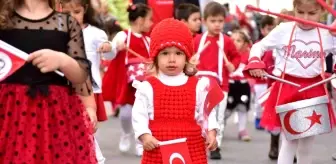 Tuzlalı miniklerden bandolu Cumhuriyet Bayramı Korteji