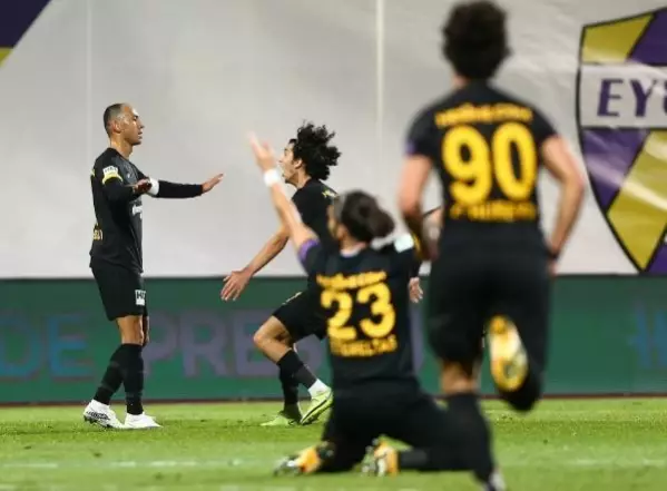 38'lik Umut Bulut, Eyüpspor'u taşımaya devam ediyor