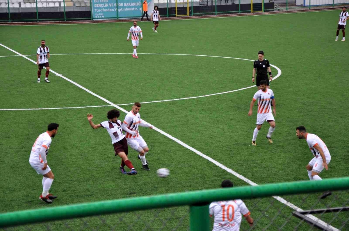 Son dakika haberleri | Bölgesel Amatör Lig\'de Elazığ derbisini FÜ kazandı