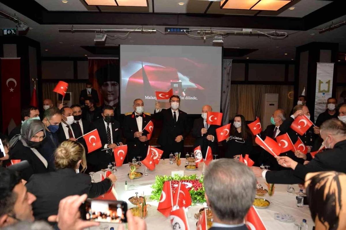 Erzurum\'da Cumhuriyet Bayramı kabul töreni