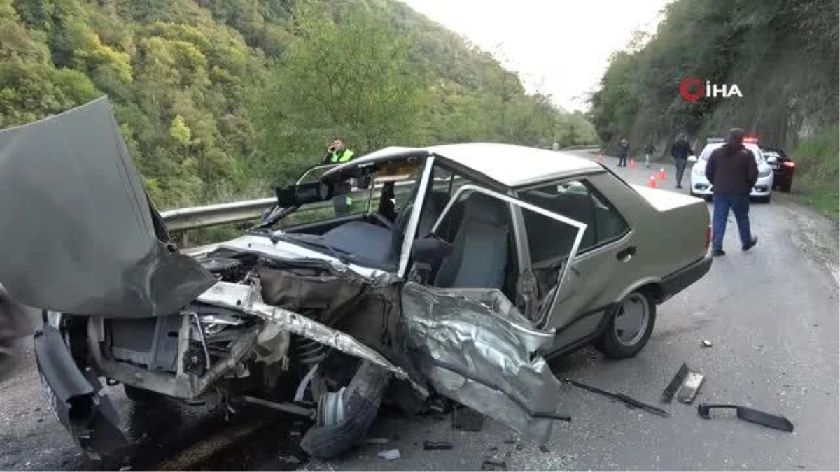Trabzon\'da iki araç kafa kafaya çarpıştı: 6 yaralı