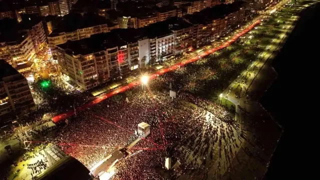 Soyer: İzmir Cumhuriyet'in ikinci yüzyılında da Türkiye'ye ışık tutacak 